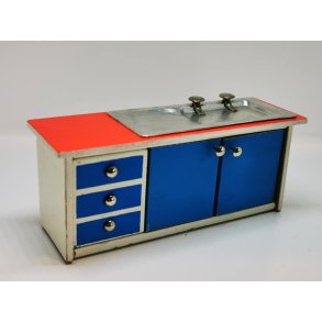 Køkken hårde hvidevare, komfur, køleskab, håndvaske, skabe m.m