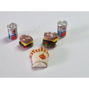 Diverse burgere, pomme fritter og andet