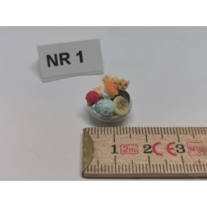 Skl med is, frugt og vafler