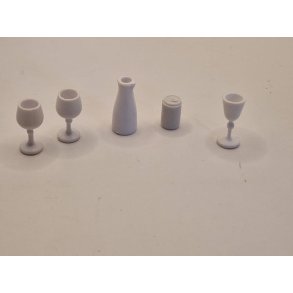 Glas i  plastik lot (brugte)