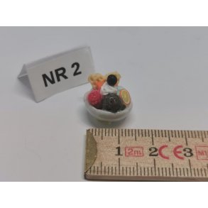 Skl med is, frugt og vafler