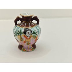 Japansk vase I porceln (brugt)