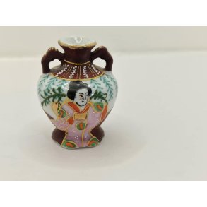 Japansk vase I porceln (brugt)