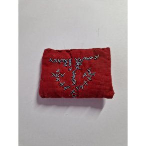 Pude med anker 5,5 x 4 cm (hnd broderet)