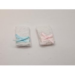  Hndklde med lysebl eller lyserd sljfe (nyt)