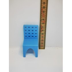 Stol i plastik til dukkehus scala 1:12 (brugt)