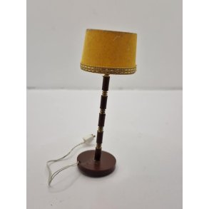 Gulv lampe med Lundby stik (brugt)