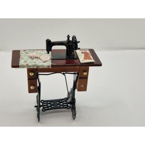 Symaskine p bord (brugt)