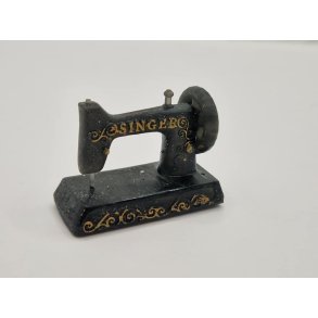 Singer symaskine i resin (gammel)