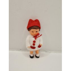 Ari dukke med rd hue (brugt)