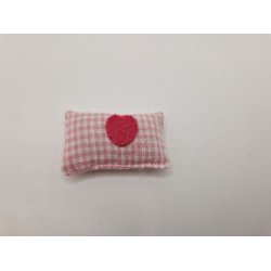  Pynte pude med hjerte (brugt)