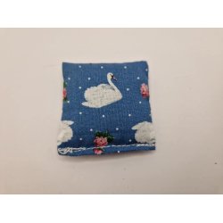 Pynte pude med 2 sider (brugt)