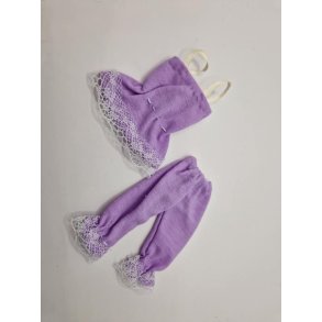 Lilla nattj med hvid blonde