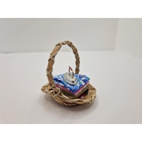 Kurv med tj og strygejern (nyt)