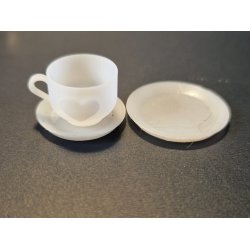 St med kop, underkrop og dessert tallerken i plastik (hndlavet/kan males)