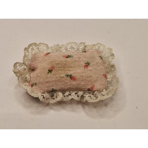 Pude med blonder (brugt)