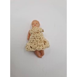 Dukke baby i plastik med hndlavet tj (defekt) 5 cm