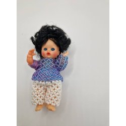Dukke i hndlavet perle tj (vintage) 8,5 cm