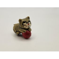 Kat med bold i resin (brugt)