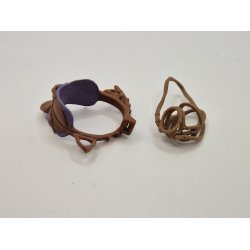 Schleich sadel og hovedtj i plastik (brugt)