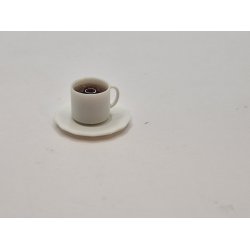 Kop med kaffe eller strkt te i plastik (brugt)