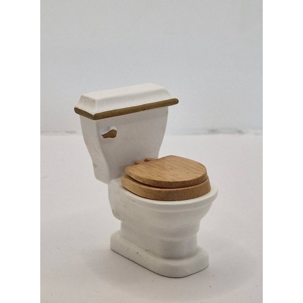 Toilet i tr (brugt/som nyt)