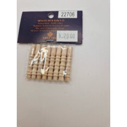 Pose med 8 stk baluster/spindler i umalet tr (nye)