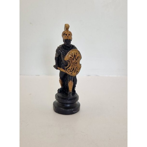  Kriger i hrdt materiale, muligvis gips (vintage) 11 cm