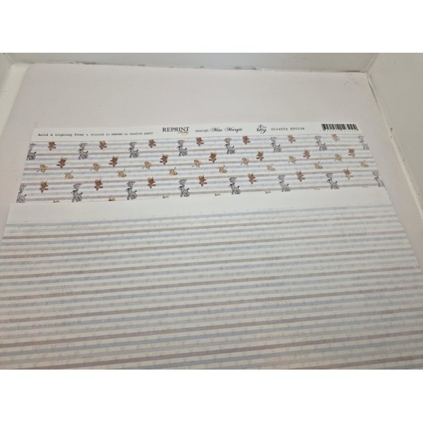 1 ark Tapet med 2 forskellige sider 30x30 cm
