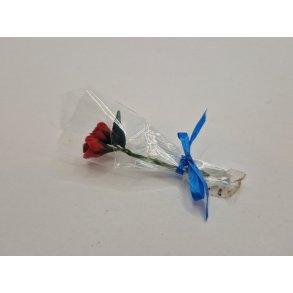 2 rde roser i cellofan og bl sljfe (hndlavet)