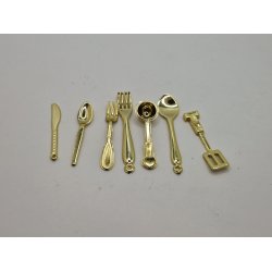 Lot med stort bestik, i plastik (brugt)