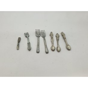 Bestik lot i metal (lidt defekte)