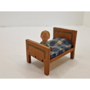 Lille seng med dukke (vintage. Muligvis tysk)