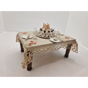 Fdselsdags bord med indhold (vintage/delvis hndlavet)