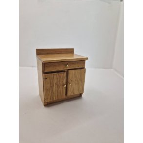 Skab i tr til feks kkken eller badevrelse (brugt/som nyt)