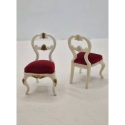 1 stk stol i plastik (brugt/meget fin stand)