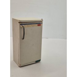 Atlas kleskab i tr (vintage/lidt defekt)