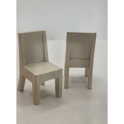 1 stk spisebordsstol i tr. Lundby (brugt)