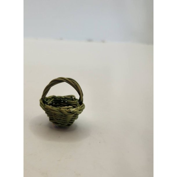 Flettet kurv i grn (brugt)