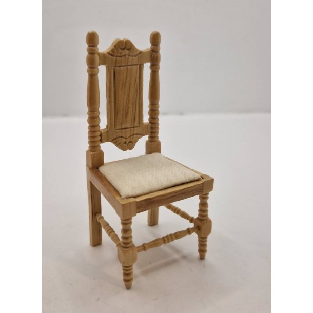 1 stk spisebordsstol i tr (brugt)