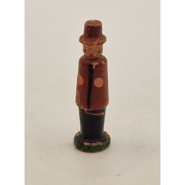 Dukke i tr (antik) H 3,4 cm