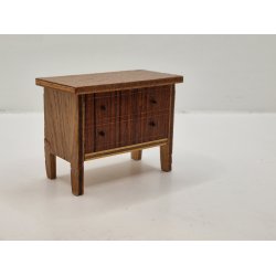 Kommode i tr (brugt/med lille skade)