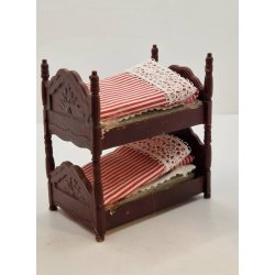 Kjeseng i plastik inkl sengetj. Sylvanian (brugt)