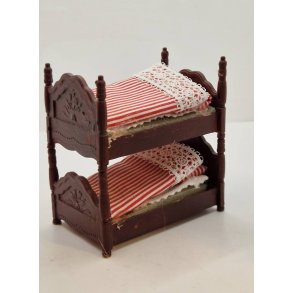 Kjeseng i plastik inkl sengetj. Sylvanian (brugt)