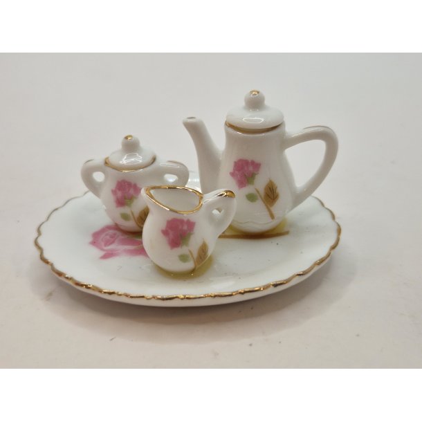 Fad med kaffekande, flde kande og sukkerskl i porceln (brugt)