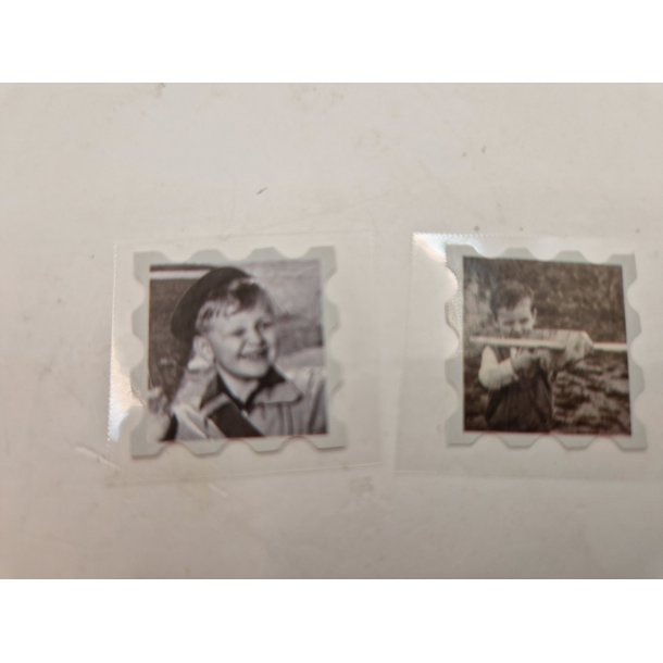 2 sm fotografier/klistermrker (nye)