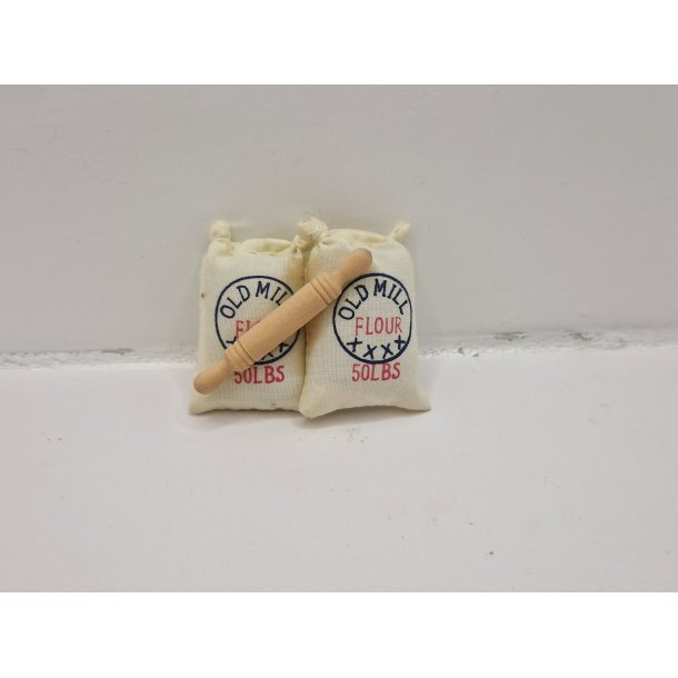 2 poser mel og en kagerulle (brugt)