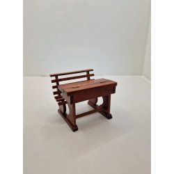 Skolebnk i tr (brugt)