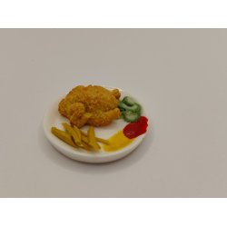 Tallerken med kylling, pomfritter og agurkesalat (delvis hndlavet)