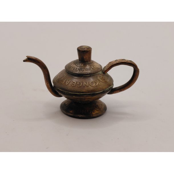 Kedel/Aladdins lampe af gamle mnter (vintage)